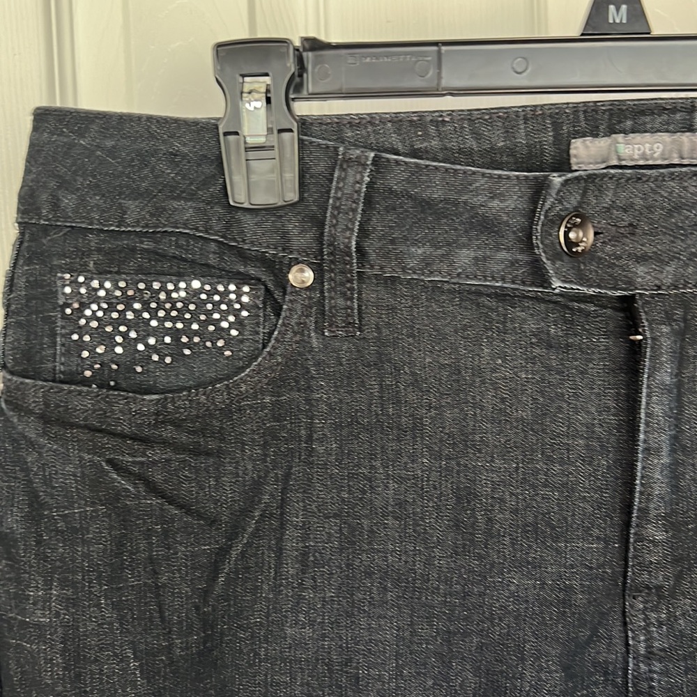 Ladies Black beaded Jeans Apt. 9 like new size 16 - Picture 2 of 3